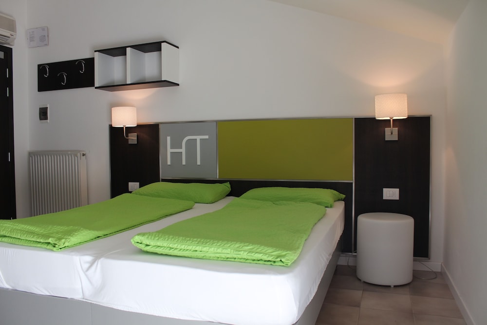 Double Room - Photo 2