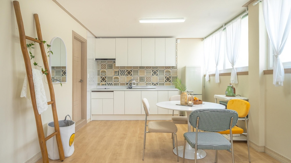 Basic Room, 1 Bedroom (Room 302) - Photo 3