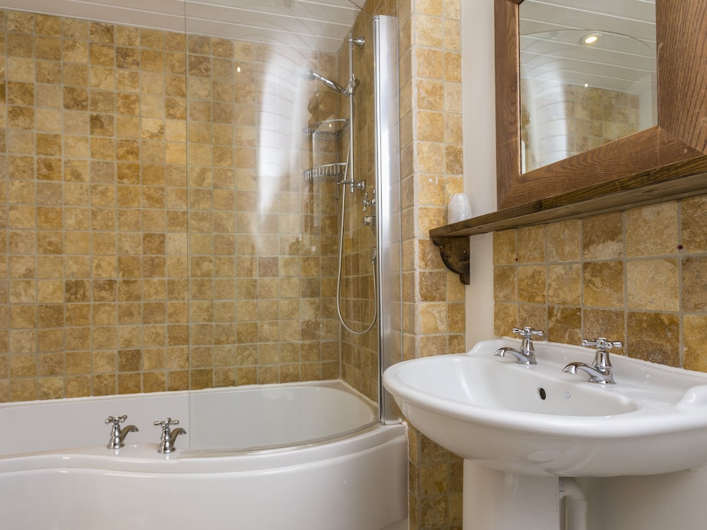 Deluxe Double Room, Ensuite photo 2