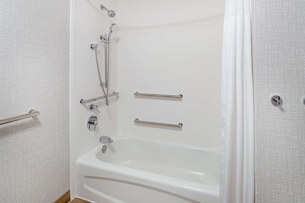 Classic Room, 1 King Bed, Accessible, Bathtub (Mobility Room - Tub) - Photo 10