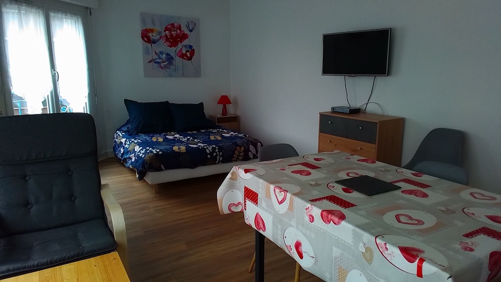 City Room photo 1