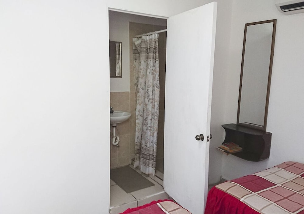 Basic Triple Room photo 2