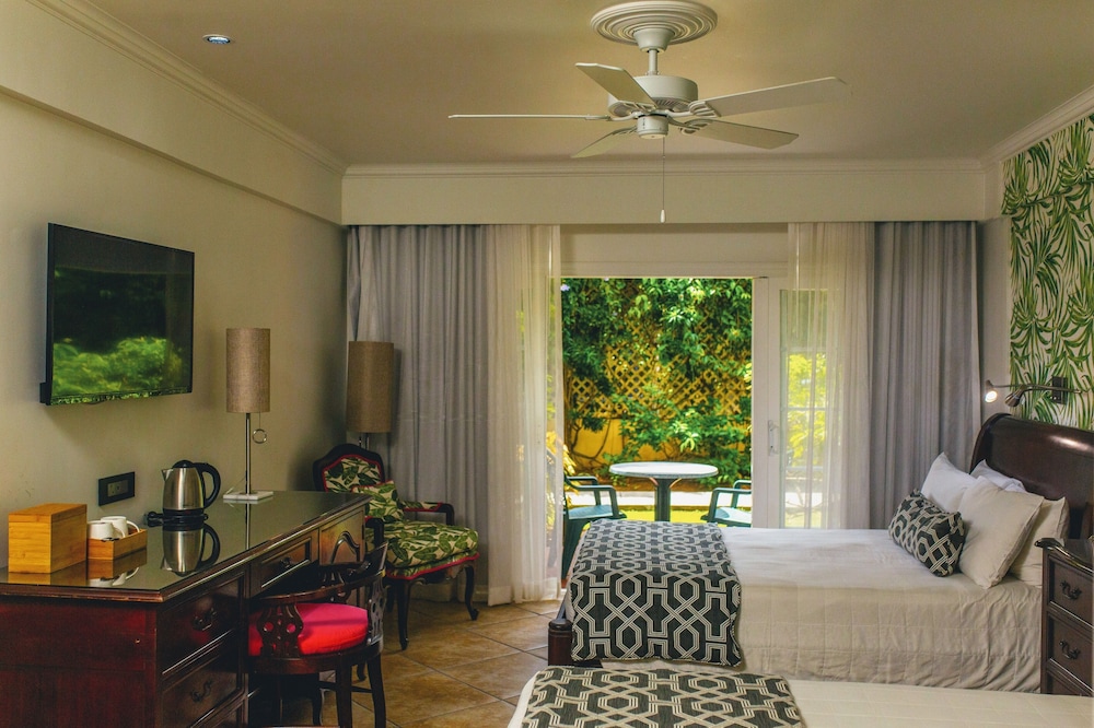 Standard Room, Patio, Garden View - Photo 4