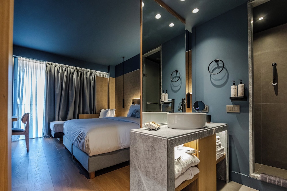 Signature Triple Room