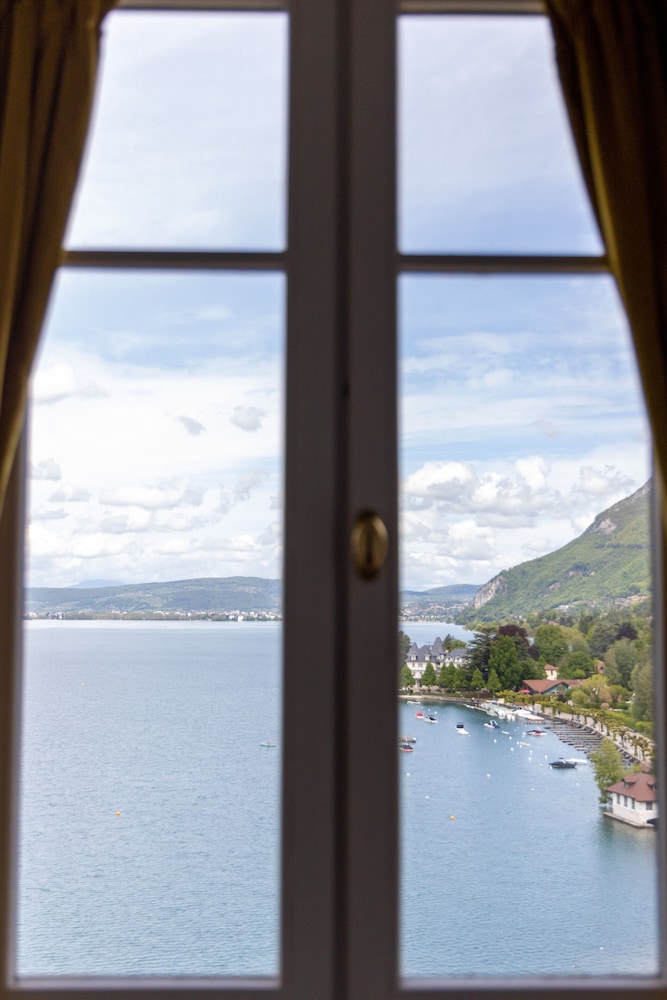 Double attic room with lake view photo 3