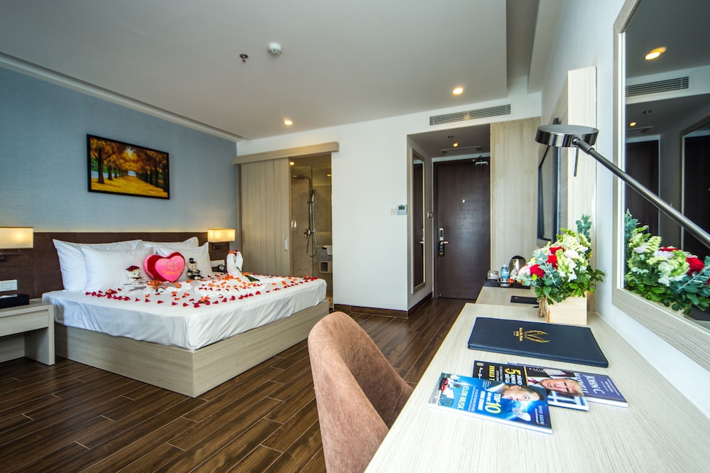 Superior Double Room, 1 Queen Bed, Non Smoking, No Windows photo 3