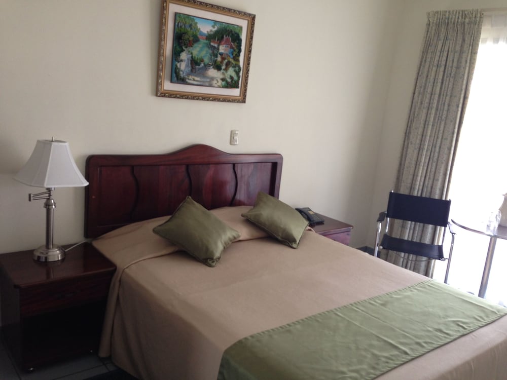 Standard Single Room, 1 Queen Bed photo 2