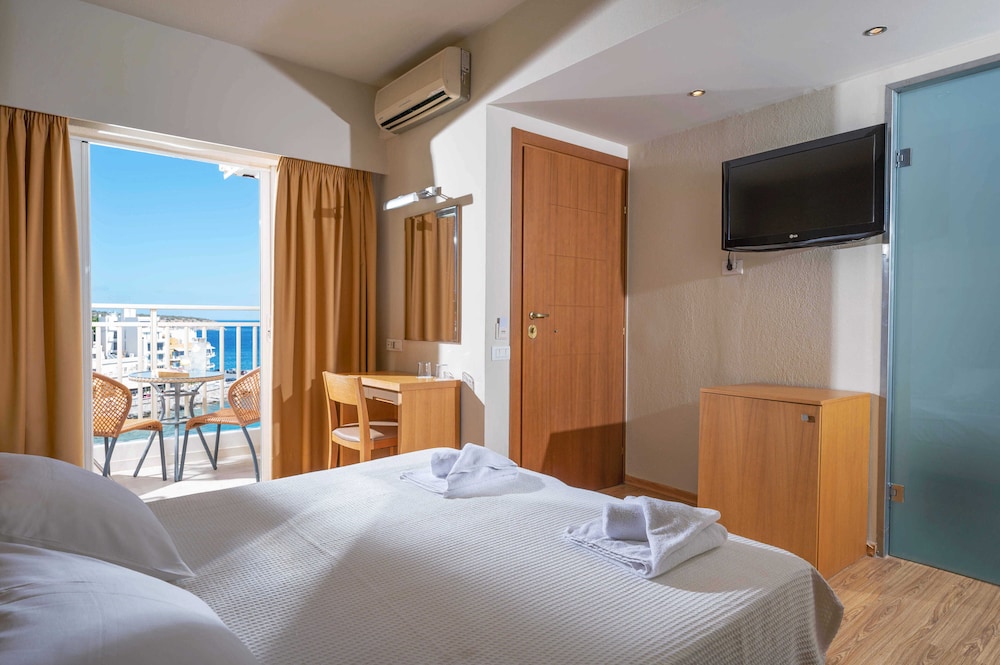 Suite, Sea View