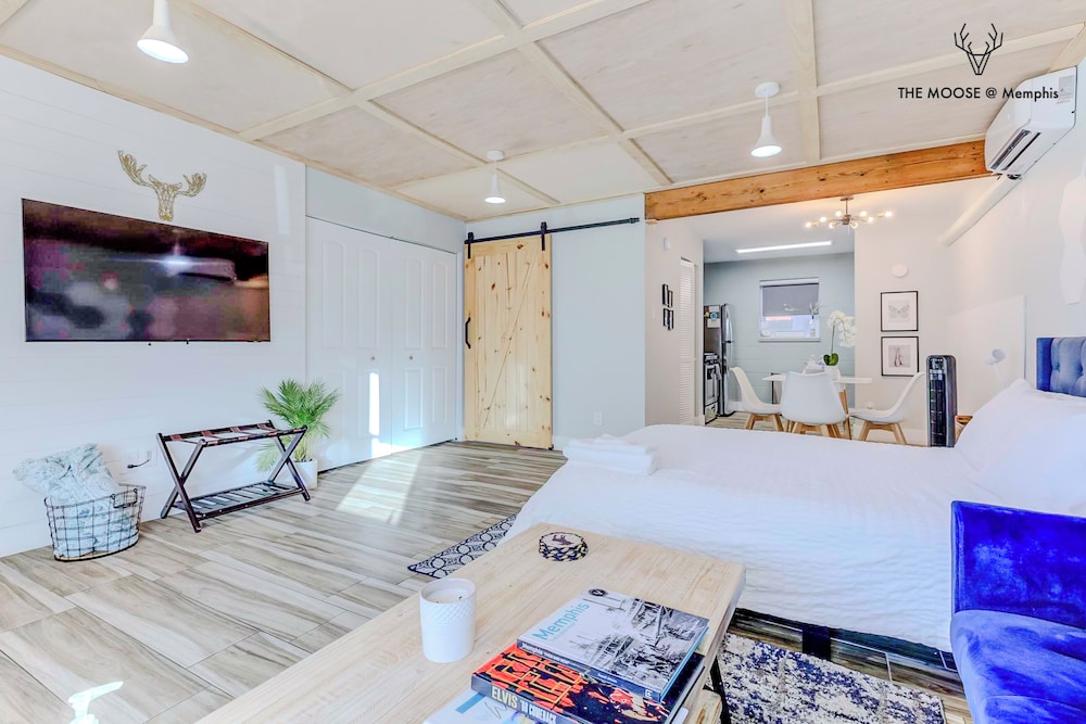 Executive Studio Suite, 1 King Bed with Sofa bed, Non Smoking, Ground Floor