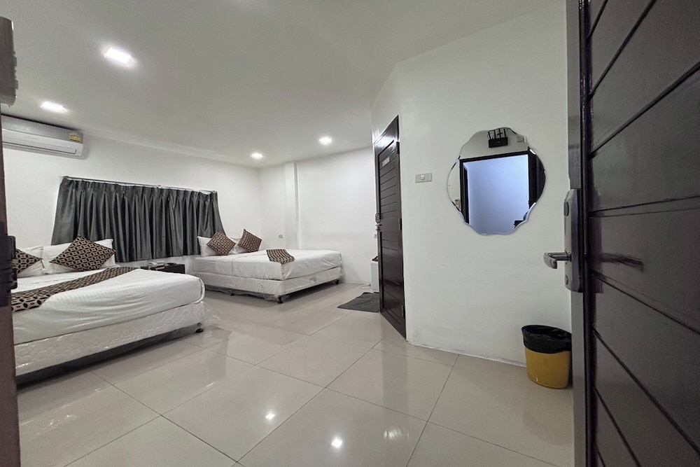 Family Room photo 3
