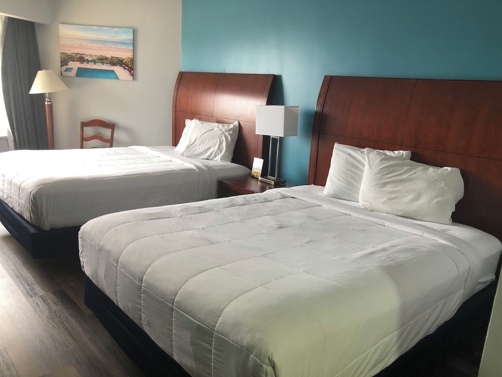 Basic Double or Twin Room, 2 Queen Beds, Non Smoking photo 1