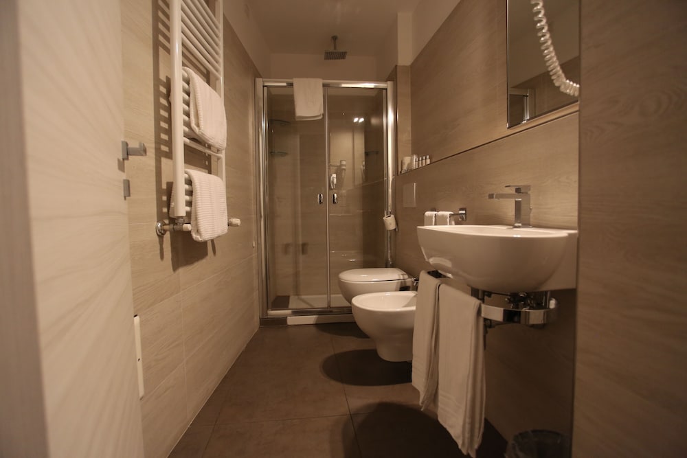 Standard Room photo 2