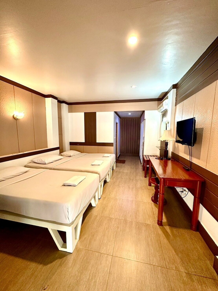 Basic Triple Room ( 3 Single Beds) photo 1