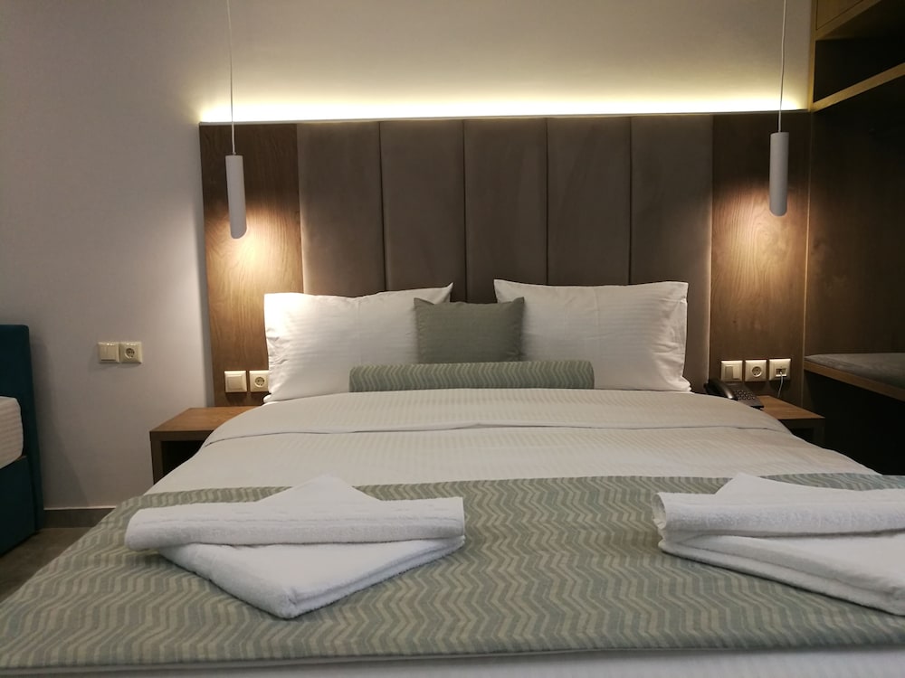 Superior Triple Room photo 3