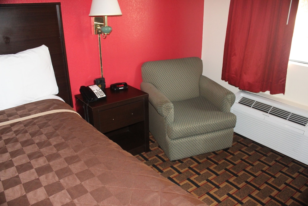 Room, 1 King Bed, Non Smoking - Photo 1