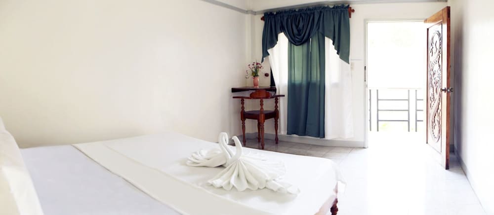 Deluxe King Room photo 2