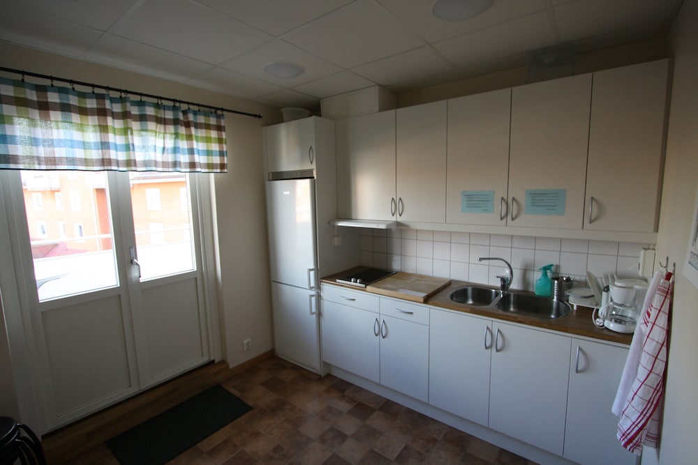 Quadruple Room (Shared Bathroom) photo 2