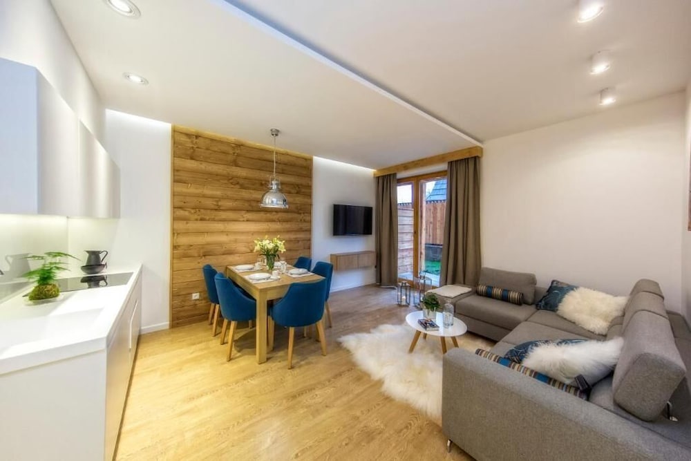 Exclusive Apartment (003 with SPA, Pool access)