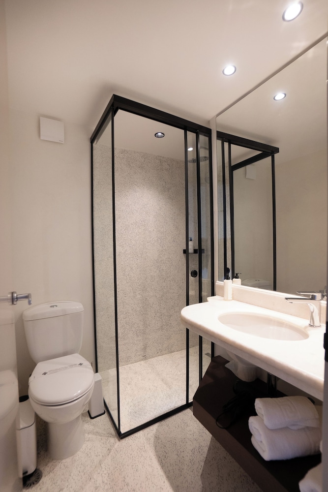Superior Twin Room, 2 Twin Beds - Photo 1