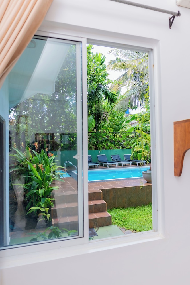 Deluxe Room, 1 Bedroom, Pool View, Ground Floor photo 2