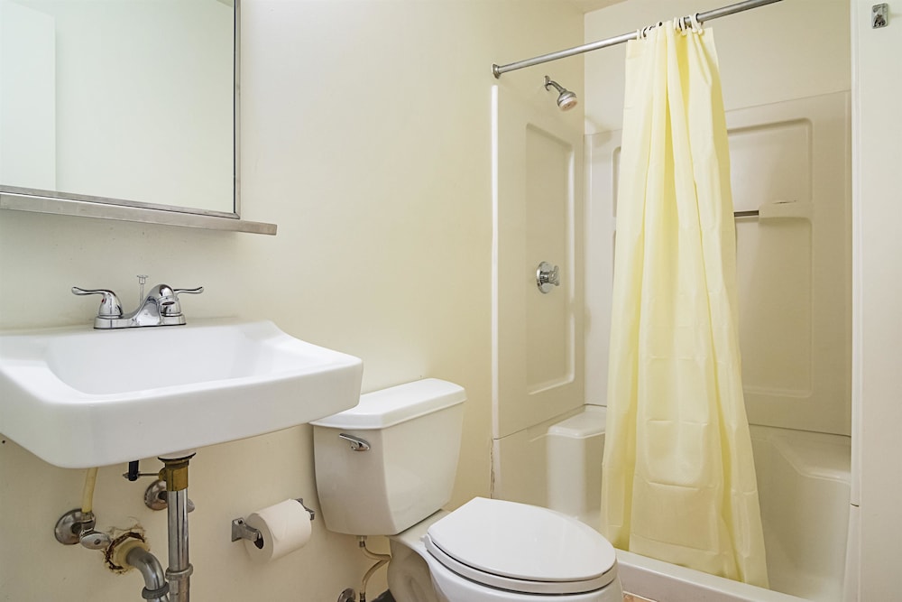 Deluxe Suite, 2 Queen Beds, Non Smoking, Kitchenette - Photo 17