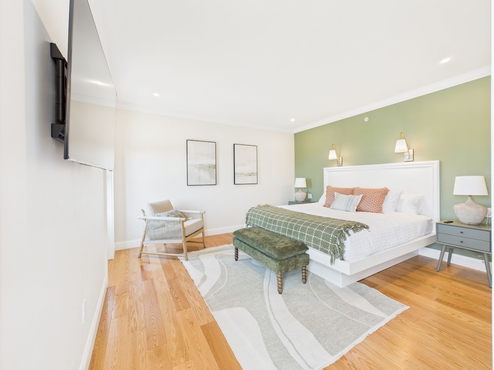 Room 208