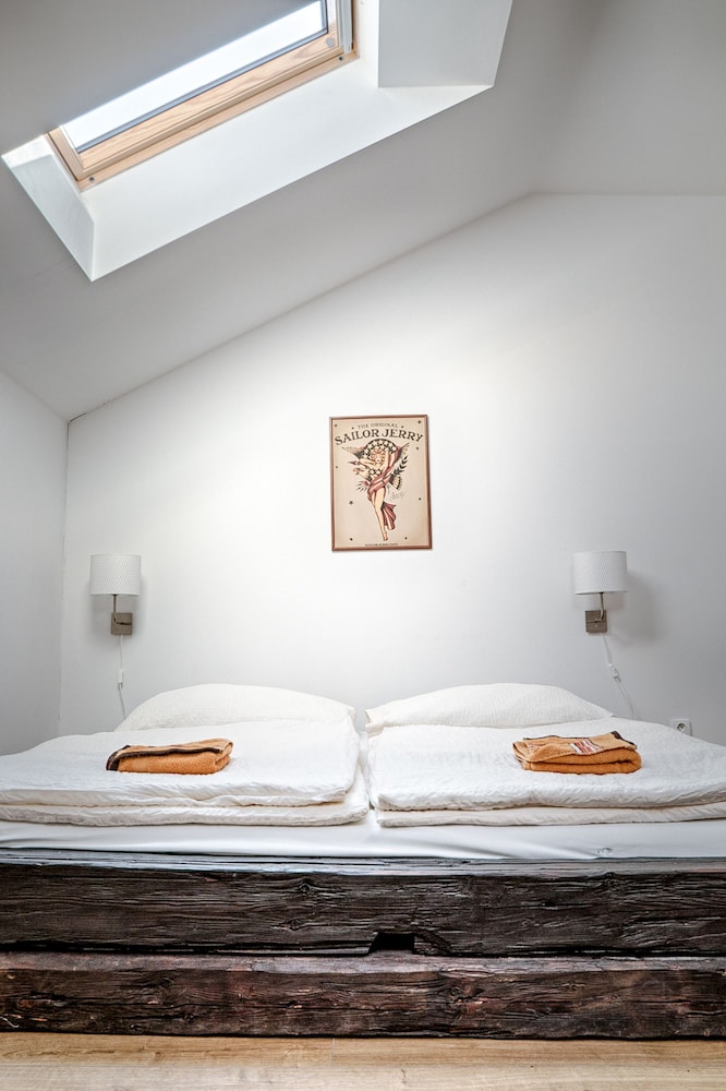 2. Double Room, 1 Double Bed, Private Bathroom photo 3