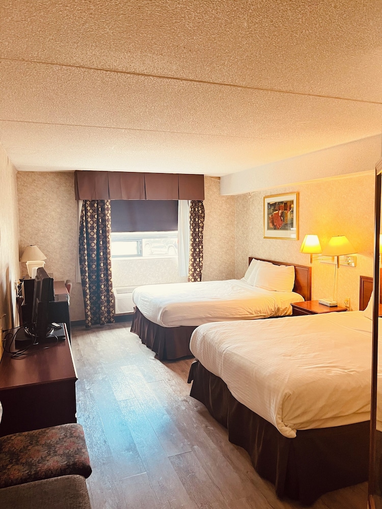 Room, 2 Queen Beds, Accessible, Non Smoking - Photo 1