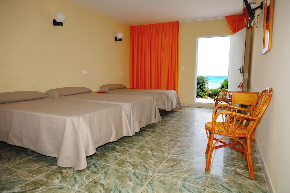Standard Triple Room, Sea View