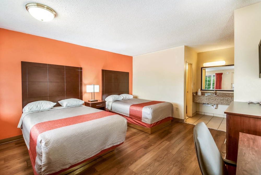 Standard Room, 2 Double Beds, Non Smoking photo 2