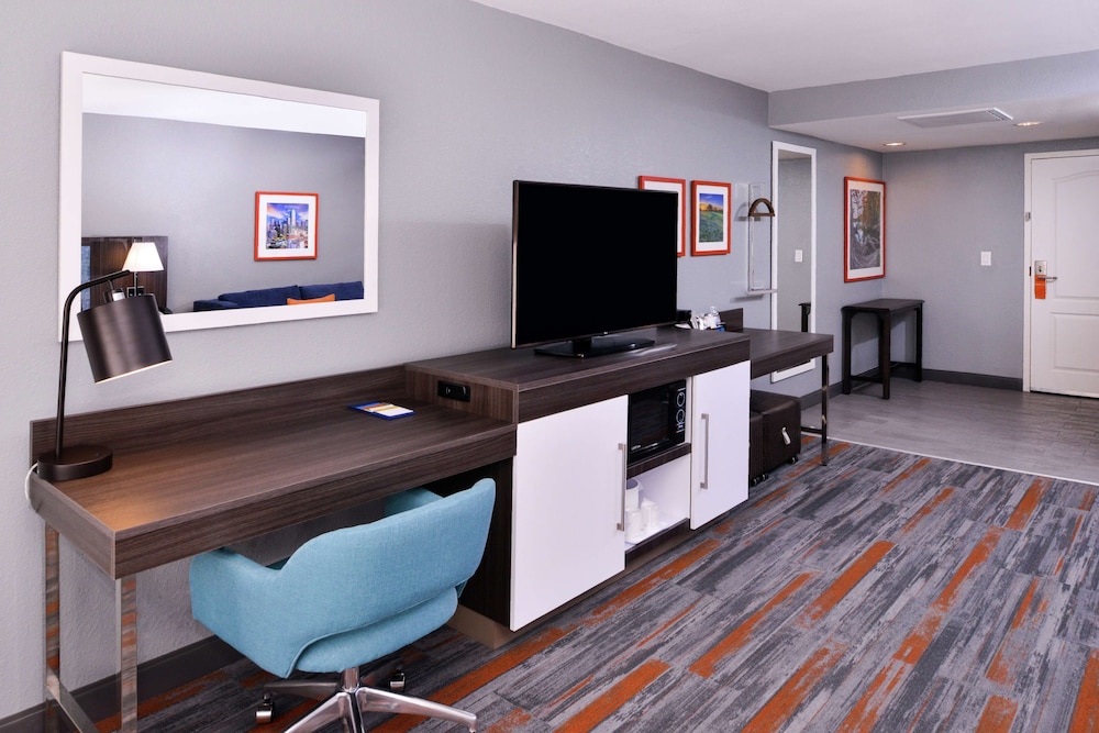 Studio, 2 Queen Beds, Accessible, Refrigerator & Microwave (Hearing & Roll-in Shower) - Photo 2