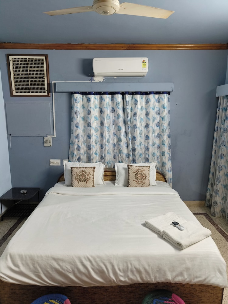 Deluxe Room - Photo 3