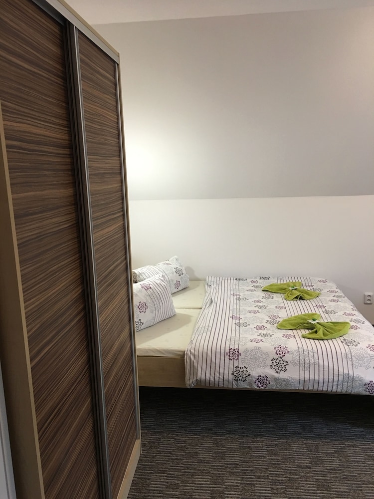 Traditional Quadruple Room photo 2