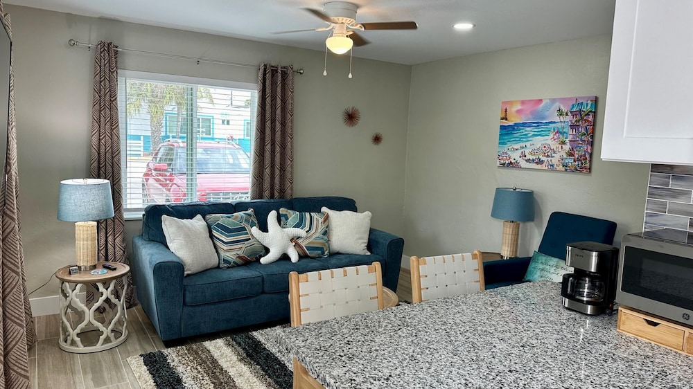Apartment photo 2