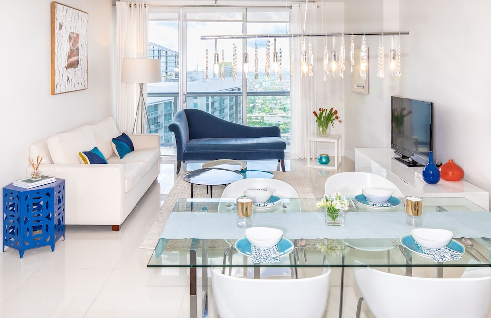 Boutique Apart, 1 King & Sofa Bed, Sauna, River/City Views, Balcony2603