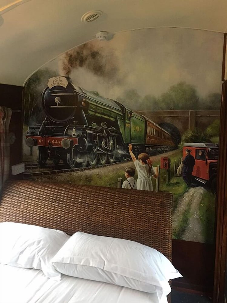 Double Room, Ensuite (Silver Jubilee Four Poster)