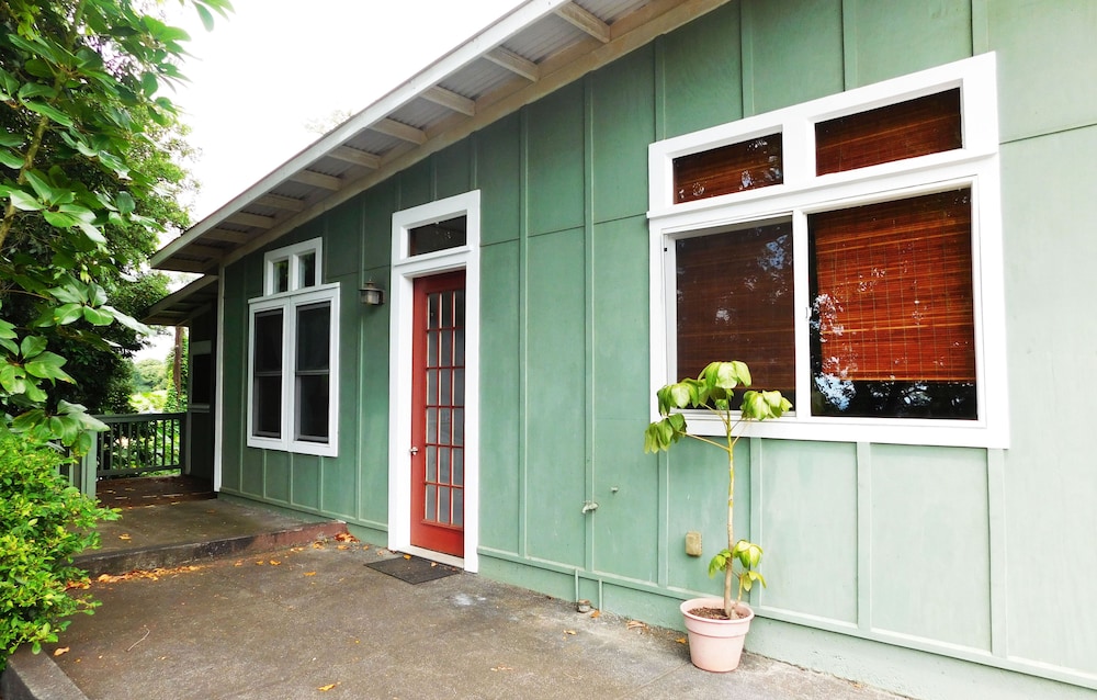 Traditional Cottage, 3 Bedrooms, 2 Bathrooms photo 2