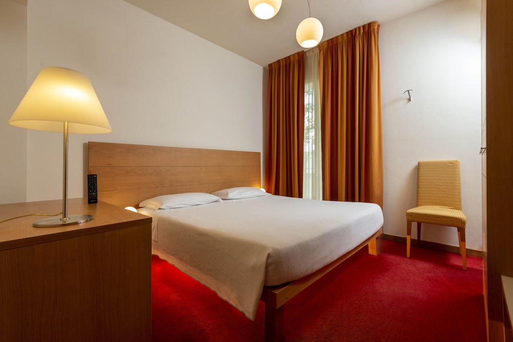 Classic Double Room - Photo 7