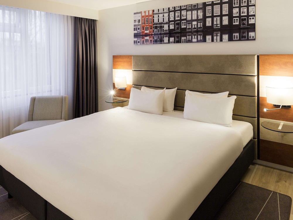Standard Room, 1 King Bed, Non Smoking photo 1