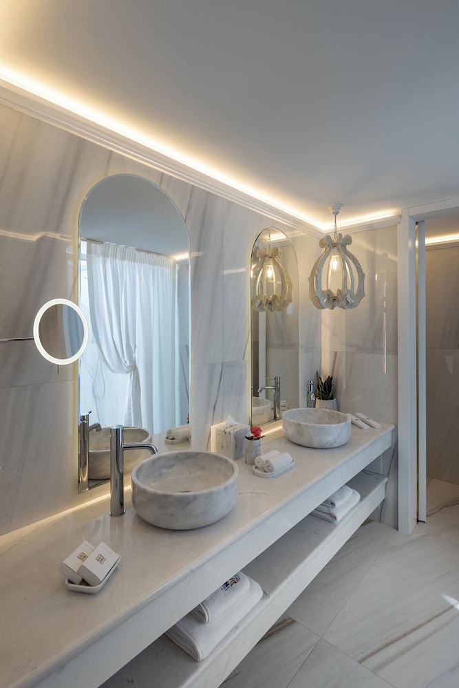 Signature Aegean Room with Sea View - Photo 12