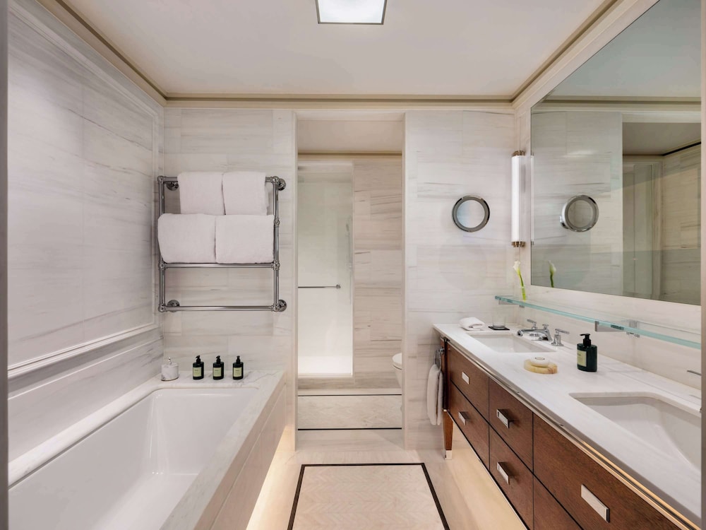 Suite (Westminister) thumbnail 5