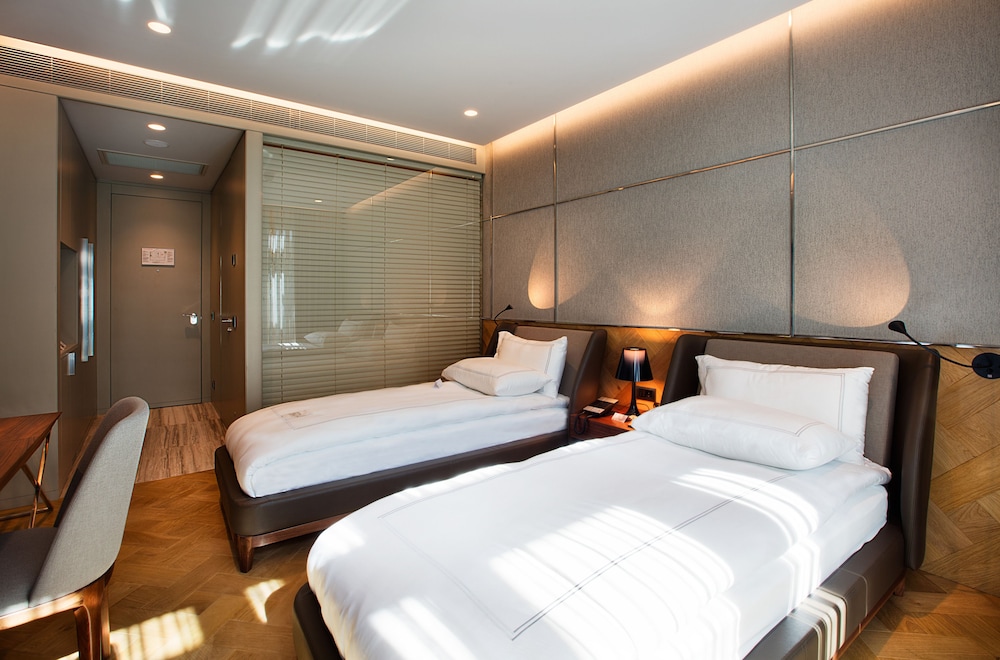 Deluxe Twin Room photo 2