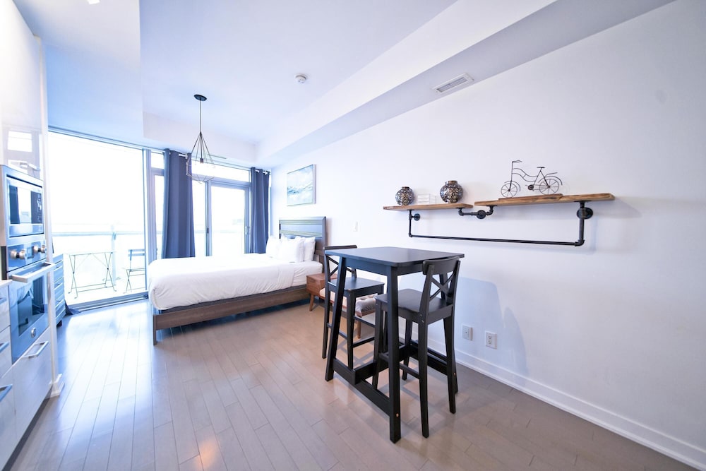 Basic Studio Suite, 1 Queen Bed thumbnail 5
