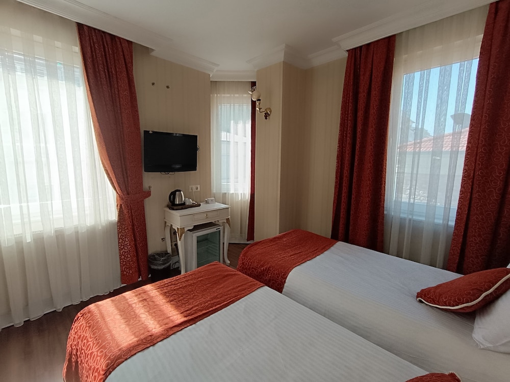 Standard Double or Twin Room (Extra Bed) photo 3