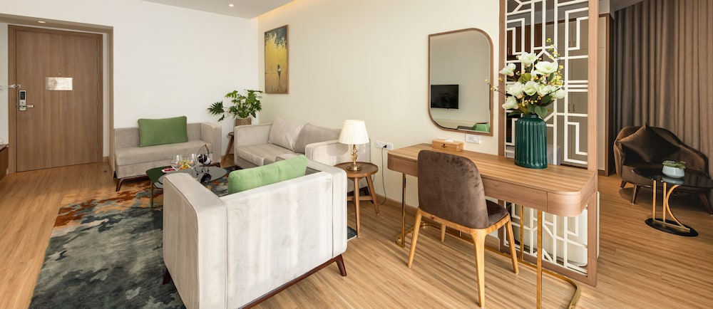 Grand Suite Room - Photo 9
