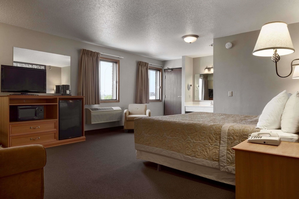 Standard Room, 1 Queen Bed - Photo 3