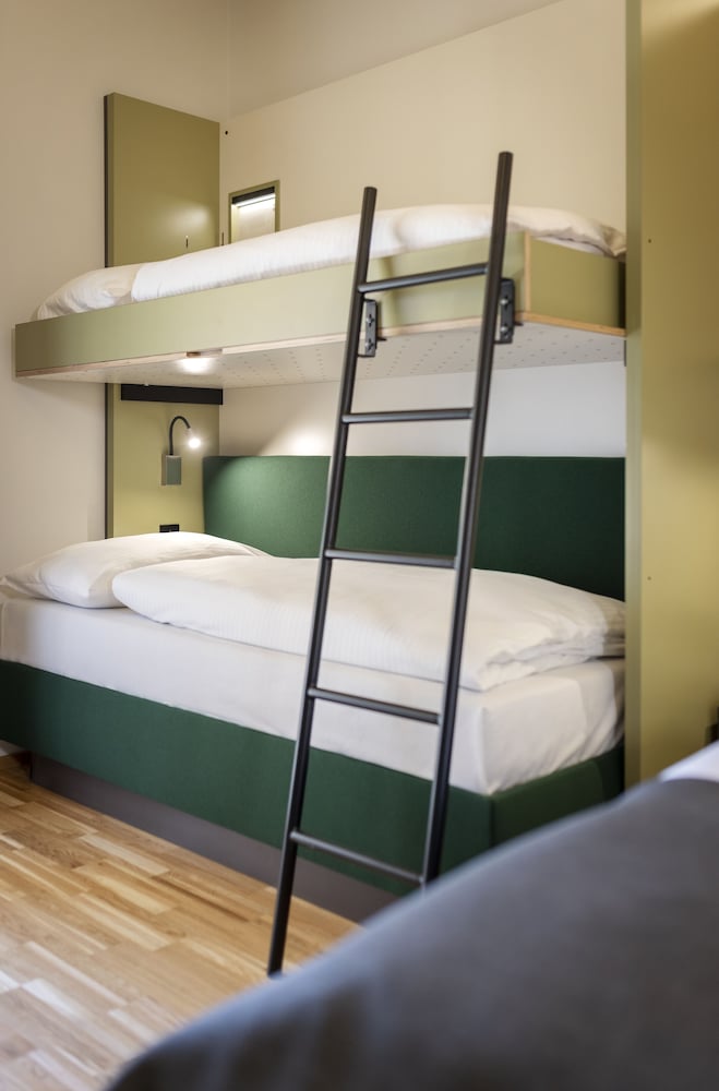 Family Quadruple Room - Photo 2