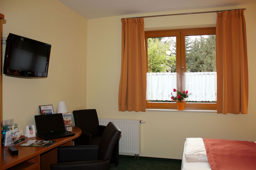 Double or Twin Room, 2 Twin Beds photo 2