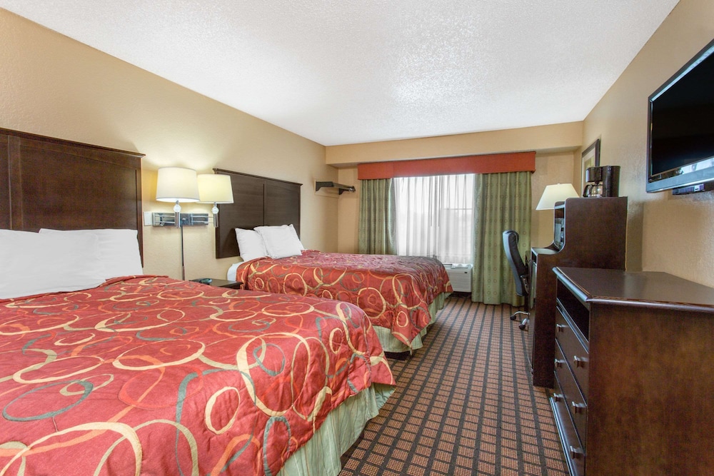 Standard Room, 1 King Bed - Photo 1
