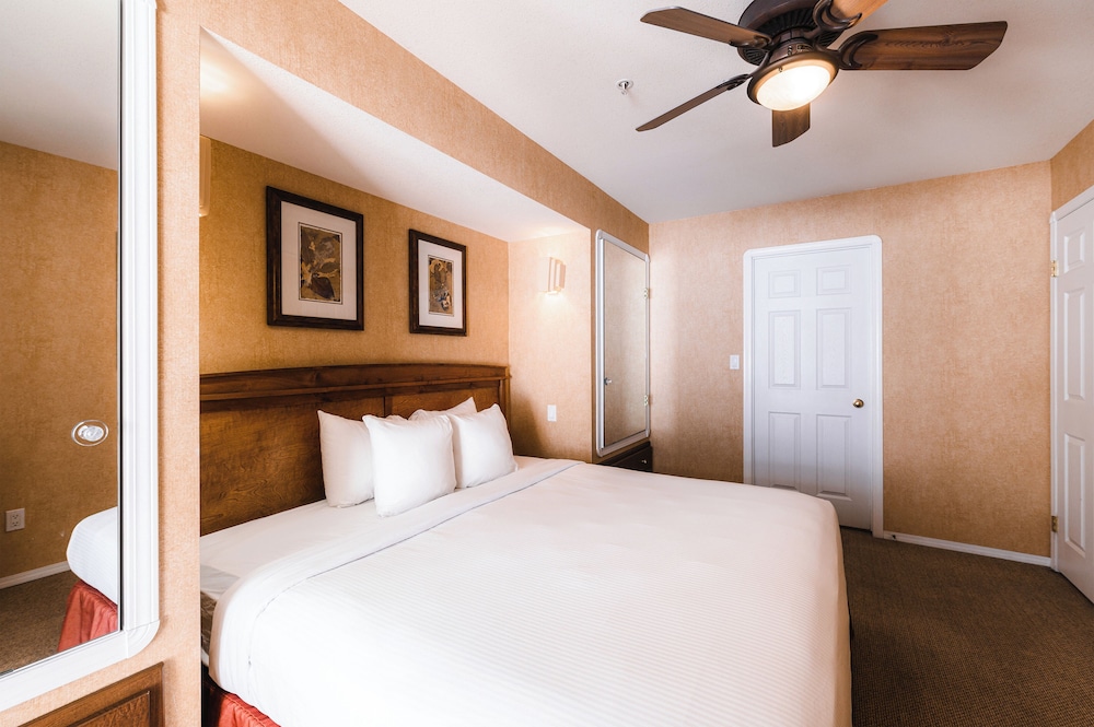 Standard Suite, 1 Bedroom, Balcony photo 2